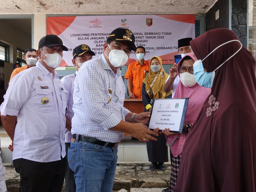 Bupati Musa Ahmad Launching Penyerahan Bansos Sembako Tunai