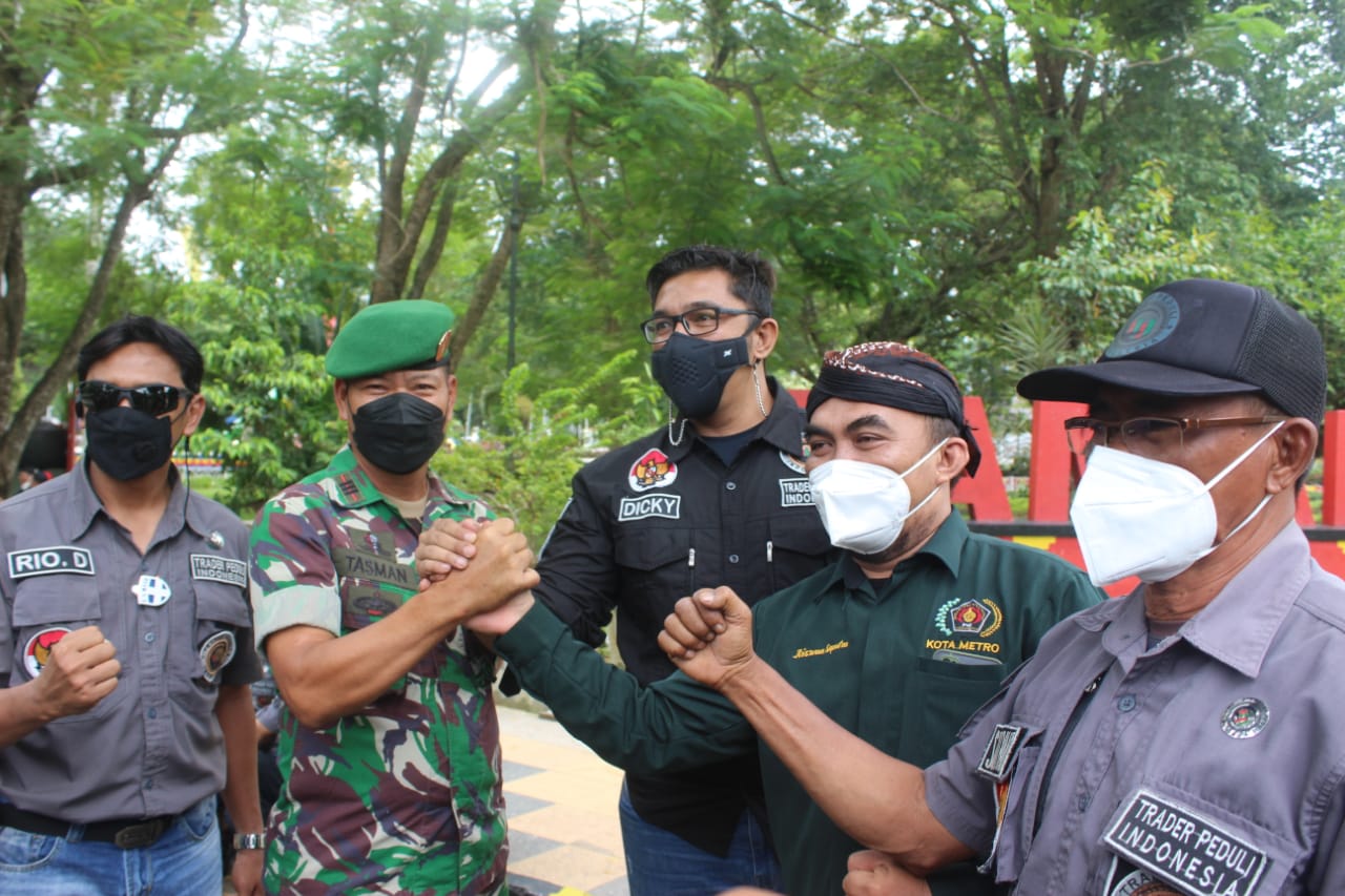 Wartawan, Ormas dan TNI Distribusikan Puluhan Ribu Masker Hingga APD