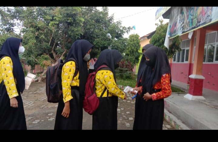 SMP N 2 Bandar Mataram Taat Prokes