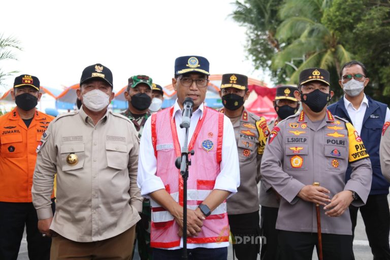 Gubernur Arinal Dampingi Kapolri dan Menhub Tinjau Arus Balik Lebaran 2022 di Pos Terpadu Pelabuhan Bakauheni
