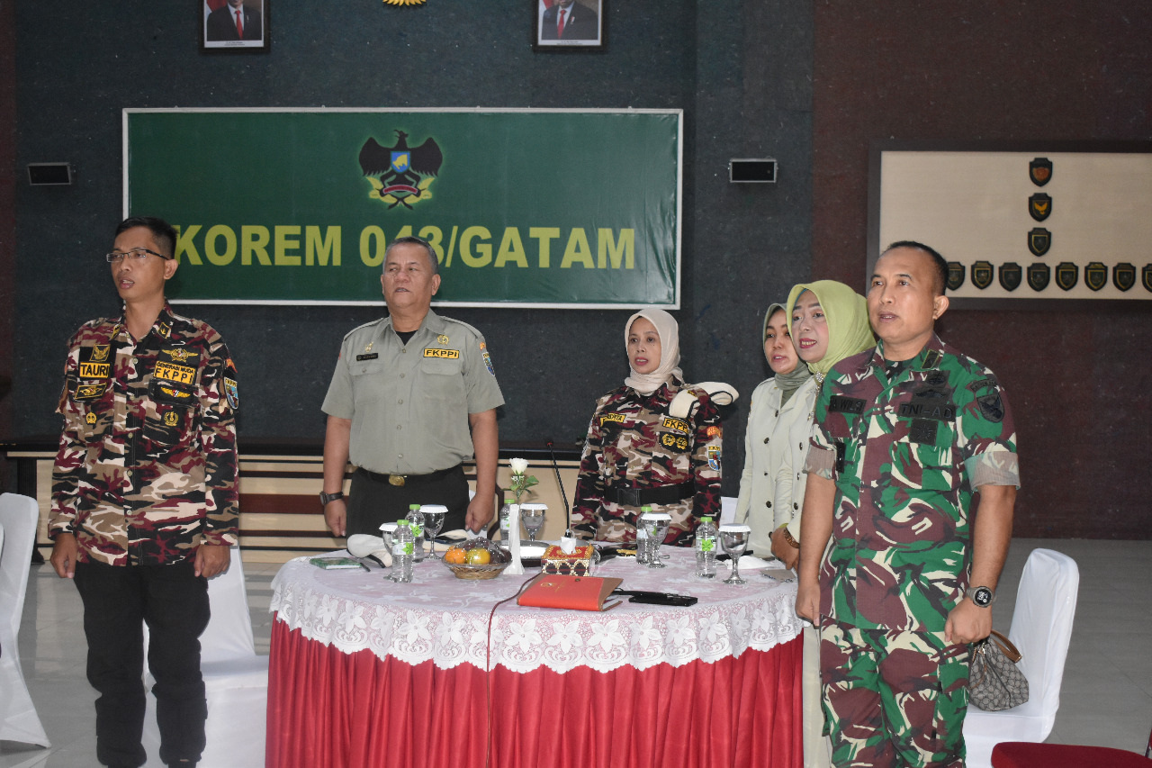 Kasrem 043/Gatam Ikuti Vicon Komsos KBT TK Pusat Tahun 2022