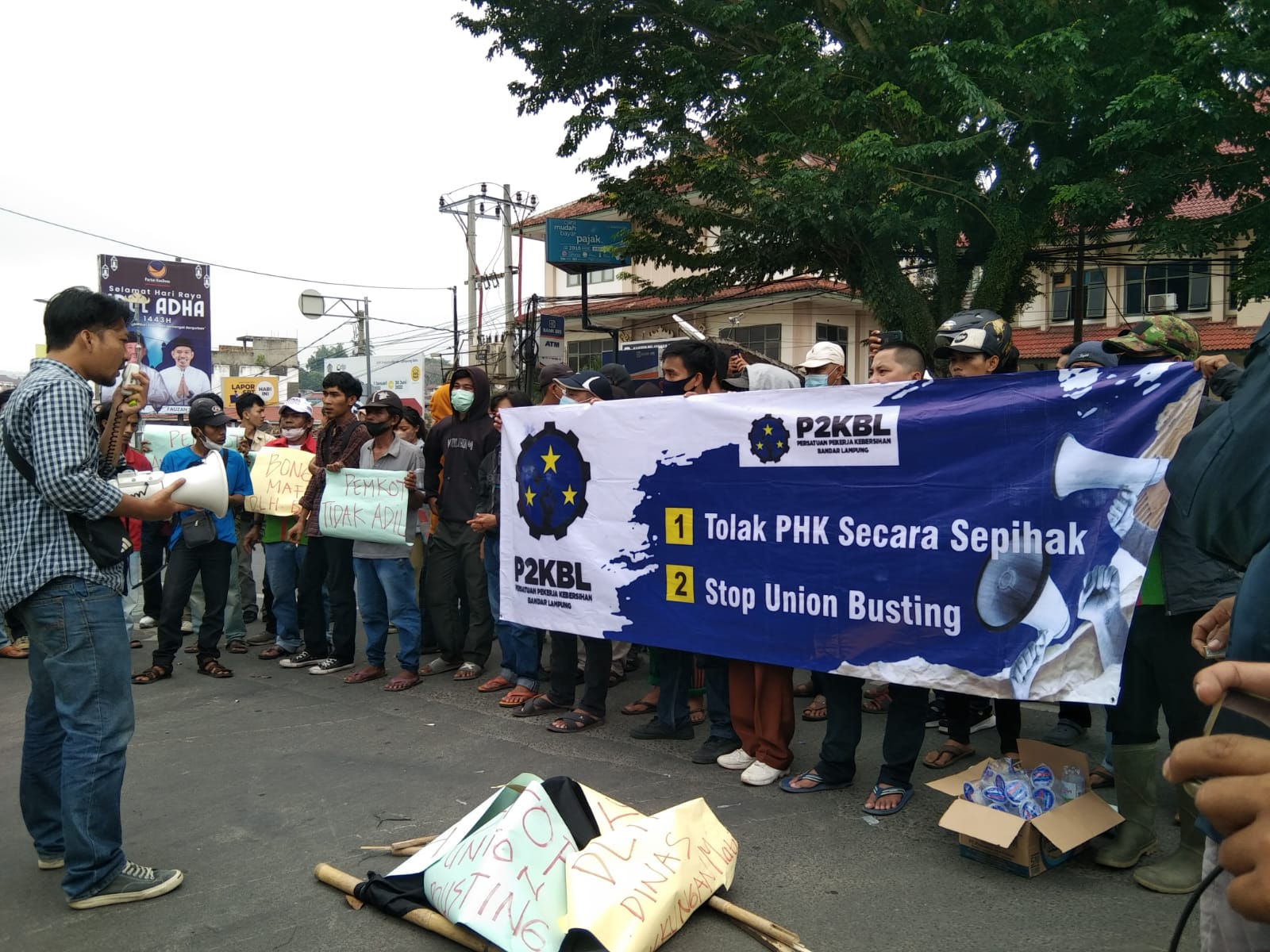 Puluhan P2KBL Gelar Aksi Di Halaman Pemkot Bandar Lampung