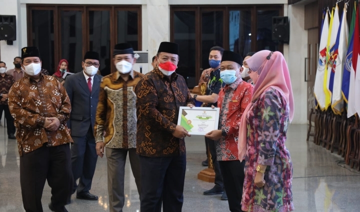 Gubernur Lantik Pimpinan Baznas Lampung Periode 2022-2027