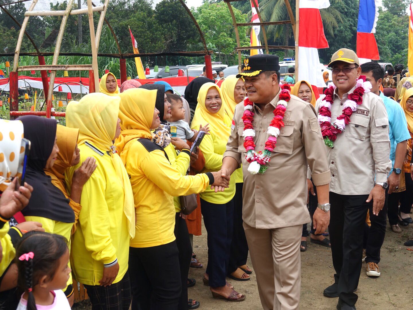 Korban Bencana Alam Dan Kebakaran, Bupati Musa Ahmad Serah Kan Bantuan