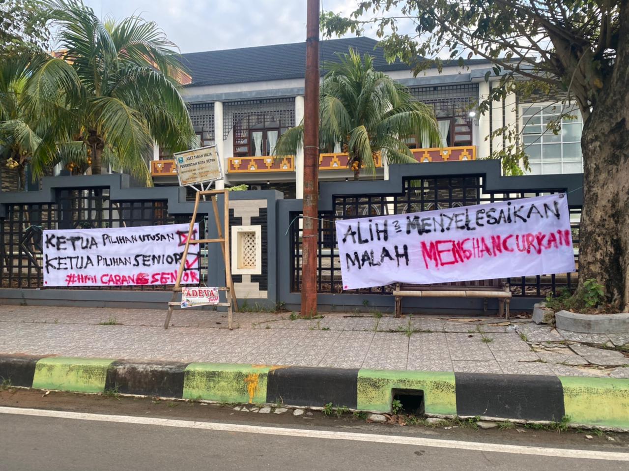 Anggap Tidak Objektif, Spanduk Penolakan Bertebaran Jelang Pelantikan HMI Metro