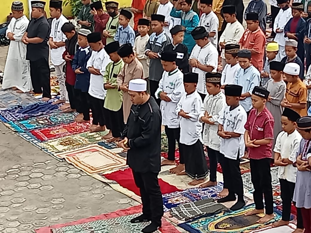 Kepsek SDN-04 Bandar Jaya ajak Siswa Shalat Dhuha Berjemaah