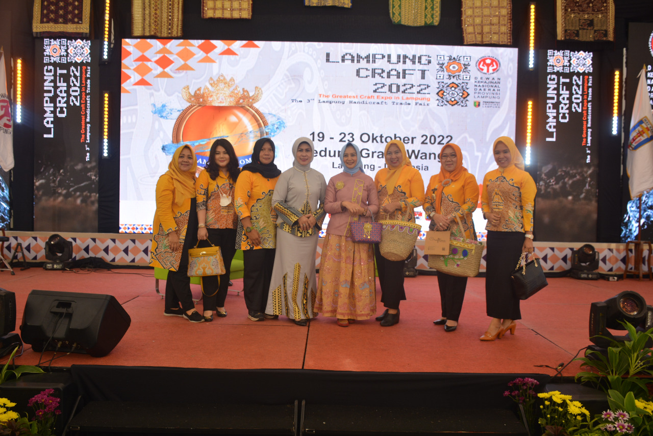 Wakil Ketua Dekranasda Menghadiri Pembukaan Craft Tahun 2022