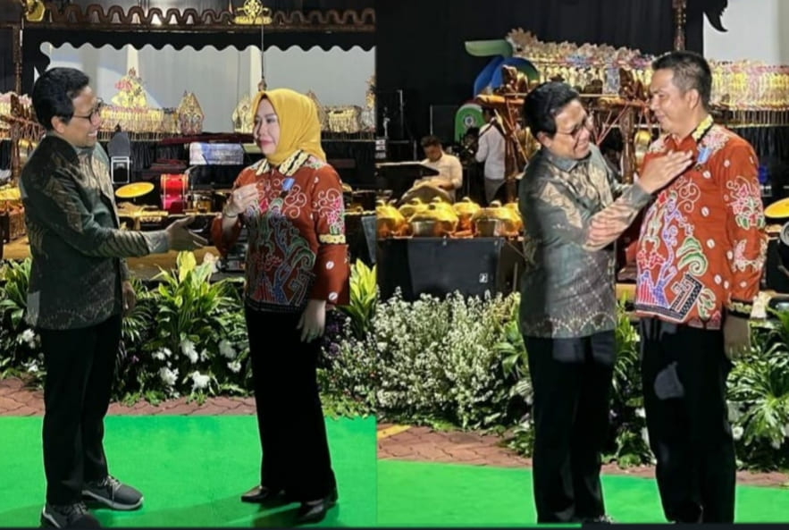 Hari Bhakti Transmigrasi Ke-72 Pj.Zaidirina-Kadis DPMT Tubaba Menerima Anugerah Lencana Satya Bakti Inovasi Menteri Desa PDTT RI