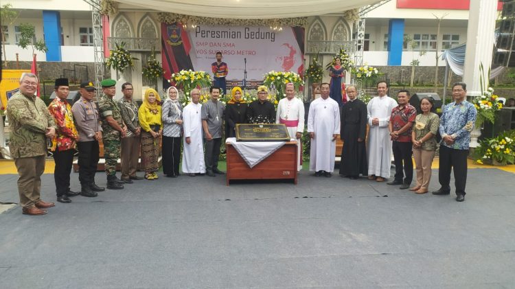 Walikota Metro Meresmikan Gedung Baru SMP dan SMA Yos Sudarso
