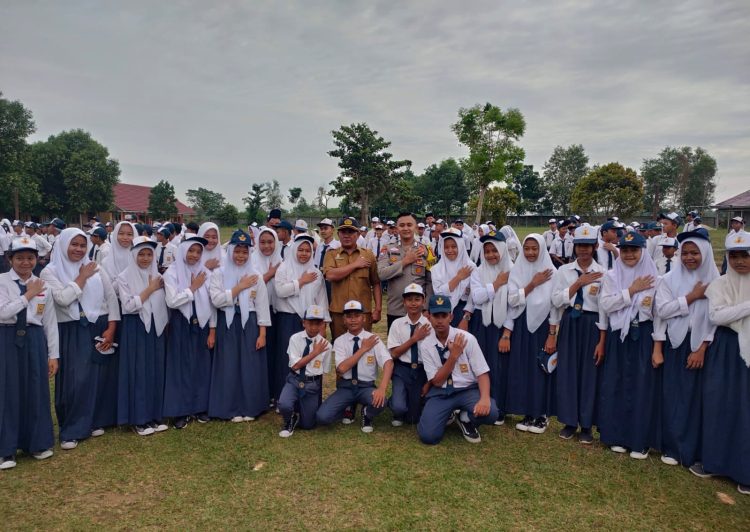 Polsek Seputih Mataram Sosialisasi Bahaya Kenakalan Remaja di SMPN 2 Lamteng