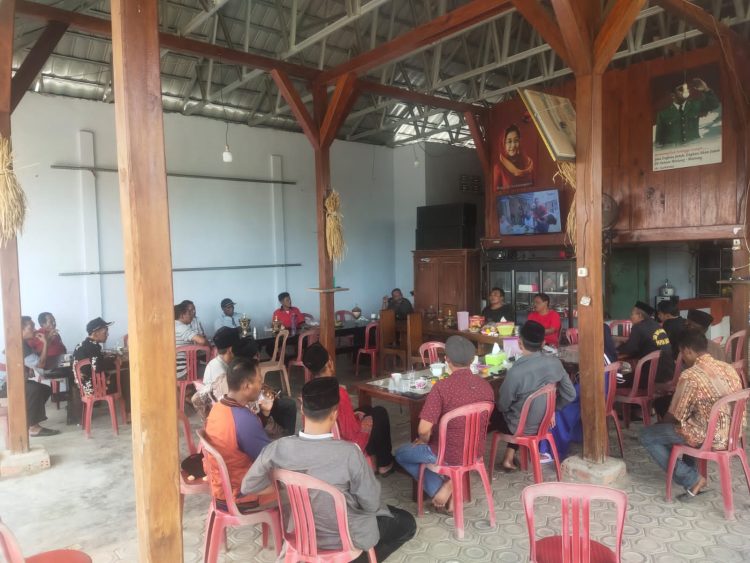 Ketua DPRD Sumarsono Terima Kunjungan Ketua Dan Pengurus IKAWANGI