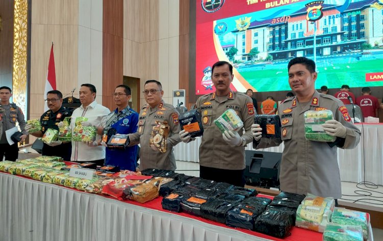 Polda Lampung Amankan 64 Kg Sabu Senilai Rp 96 M, Enam Orang Diciduk