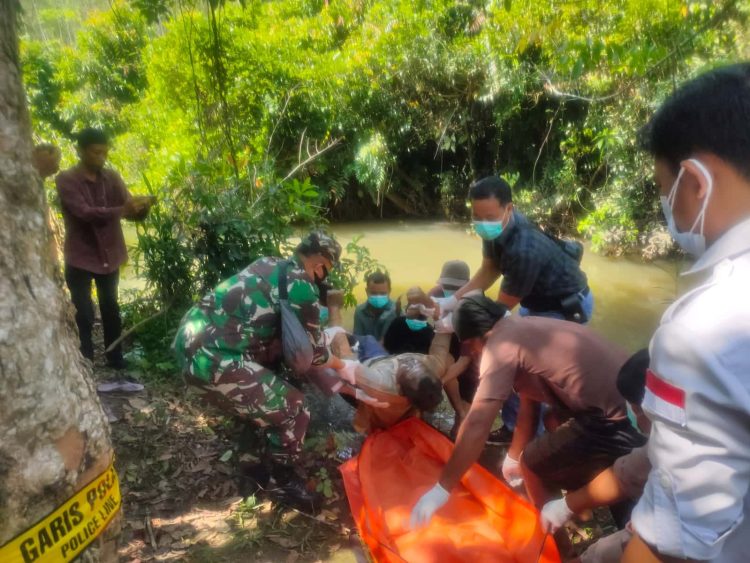 Respon Cepat, Sat Reskrim Polres Tubaba Cek TKP Penemuan Mayat di Pinggir Sungai Tirta Makmur