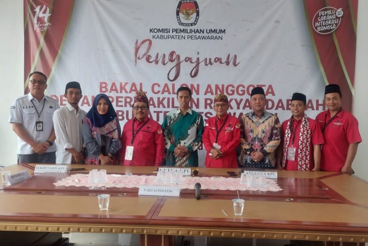 40 Bacaleg PDI-P Pesawaran Mendaftar Ke KPU Pesawaran