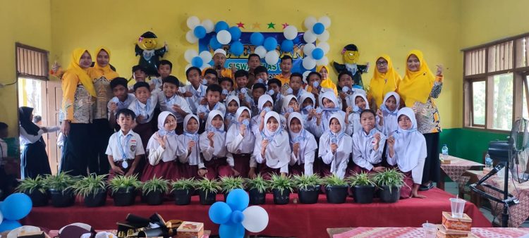 Perpisahan Siswa SDN 3 Bumi Setia Seputih Mataram, Kepsek: Kunci Pintar, Hebat Adalah Belajar