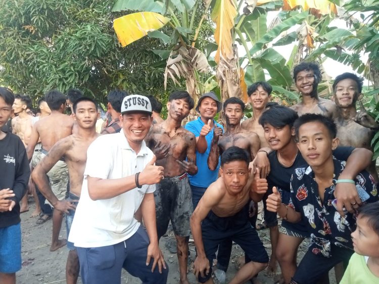 Memeriahkan HUT ke 78 RI Desi Lukman Bersama Masyarakat Menkot gelar Berbagai Macam Lomba