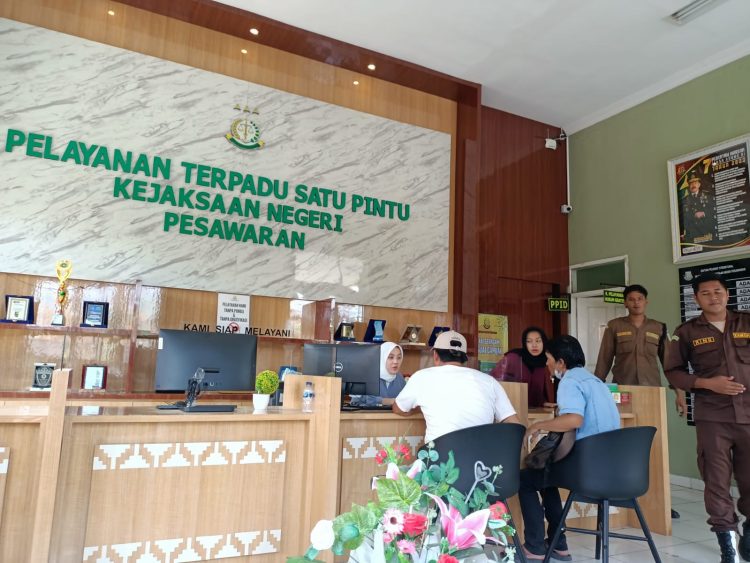 Diduga Selewengkan DD, Kades Madajaya Dilaporkan Warganya Ke Penegak Hukum