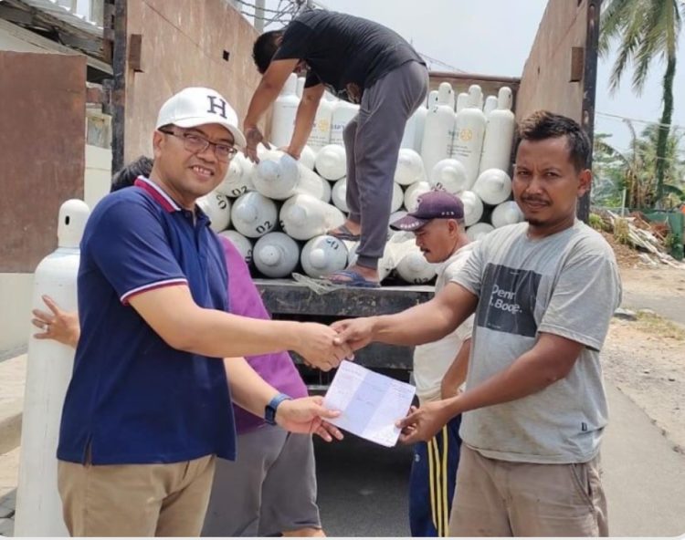 Rumah Sakit Umum Daerah Bob Bazar Kalianda Dapat Bantuan 100 Tabung Oxygen