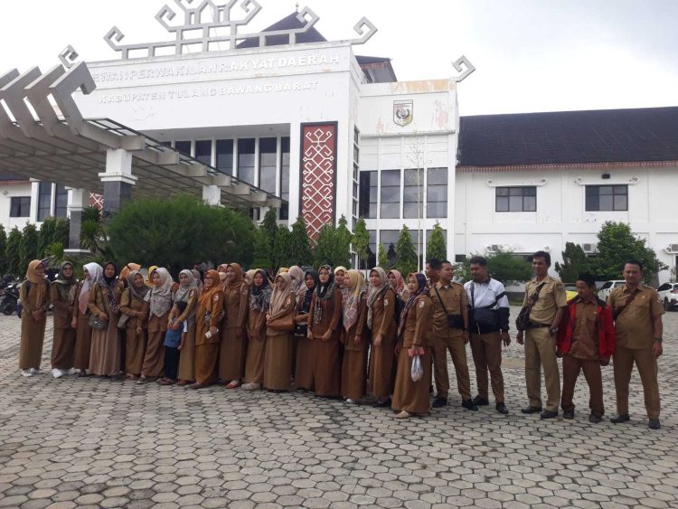 DPRD Minta Pemkab Tubaba Usulkan 496 Guru Honorer Formasi PPPK 2024