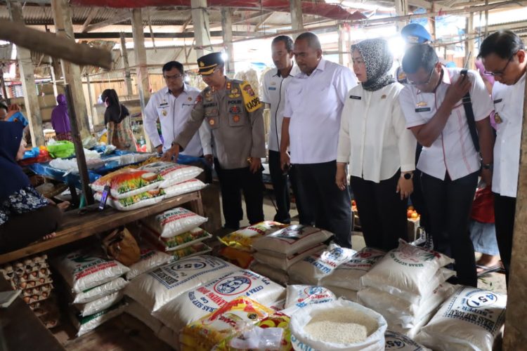 Jelang Ramadhan Kapolres Bersama Forkopimda Tubaba Cek Komoditi Ketersediaan Bahan Pokok