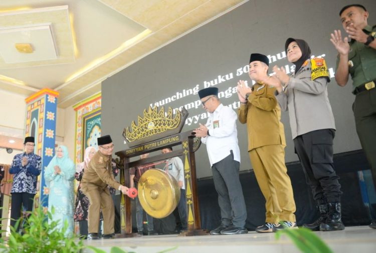 Bupati Pesawaran Hadiri Harlah ke-50 Tahun Perguruan Tinggi Diniyyah Puteri Lampung