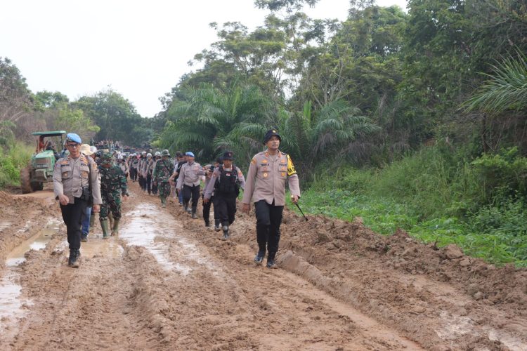 Polres Lampung Utara Dibantu Polda Lampung dan TNI Amanan Eksekusi Lahan Kosong