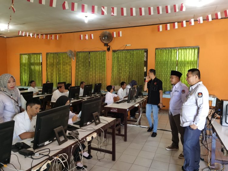 220 Peserta Ikuti Tes CAT, Seleksi PPK Untuk Pilkada 2024.