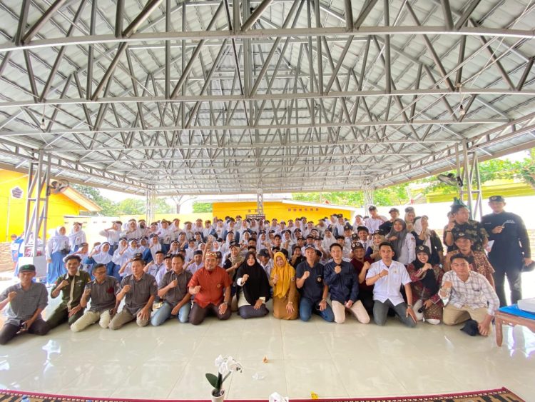 PPK dan PPS Sosialisasi Pemilih Pemula di SMAN 1 Menggala