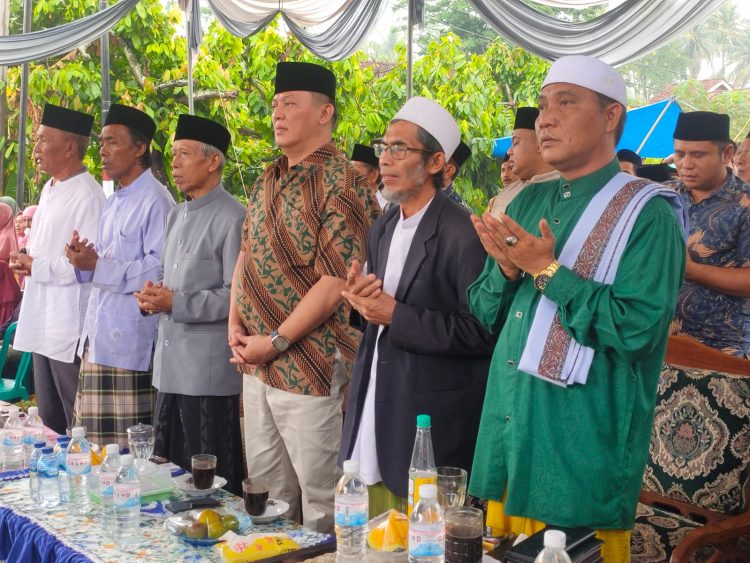 Hadiri Maulid Nabi di Kedondong, Aries Sandi Berikan Santunan dan Tali Asih