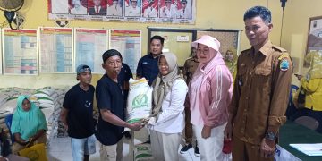 Tim Satgas Pangan Lamsel Lakukan Monev Bantuan Pangan Tahap II Di Pulau Sebesi