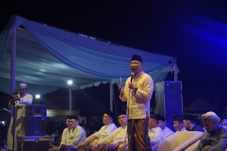 Puluhan Ribu Masyarakat Tubaba Hadiri Sholawatan Bersama Mirza-Jihan