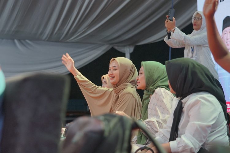 Dihadiri Ribuan Warga, Mirza-Jihan Bersalawat di Lampung Tengah