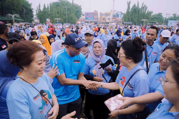 Ribuan Warga Antusias Ikuti Senam Sehat Bersama Mirza-Jihan di Kota Metro