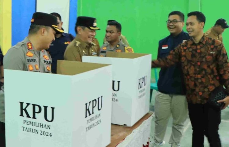 Pastikan Kesiapan Pilkada 2024, Kapolres Tubaba Kunjungi KPU dan Cek TPS