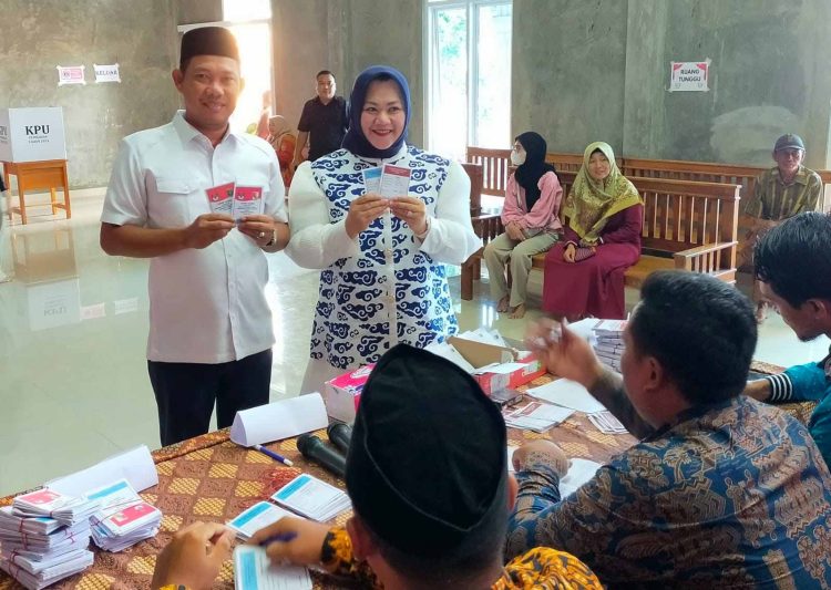 Pilkada Tubaba 2024 Cawabup Nadirsyah Nyoblos Di TPS 6 Kelurahan Dayamurni Tumijajar.