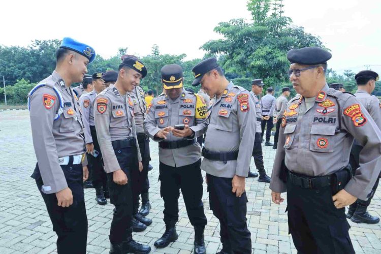 Polres Tubaba, Sidak Rutin Handphone Personil untuk Cegah Keterlibatan Judi Online