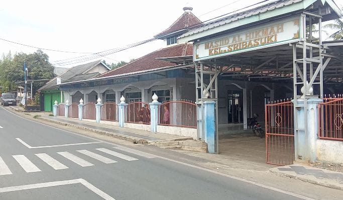 Terekam CCTV, Kawanan Maling di Lampung Utara Gasak 2 Motor