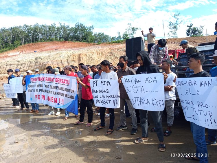 Forum Masyarakat Bersatu Way Kanan Gelar Aksi Damai di PT PSM Karang Umpu