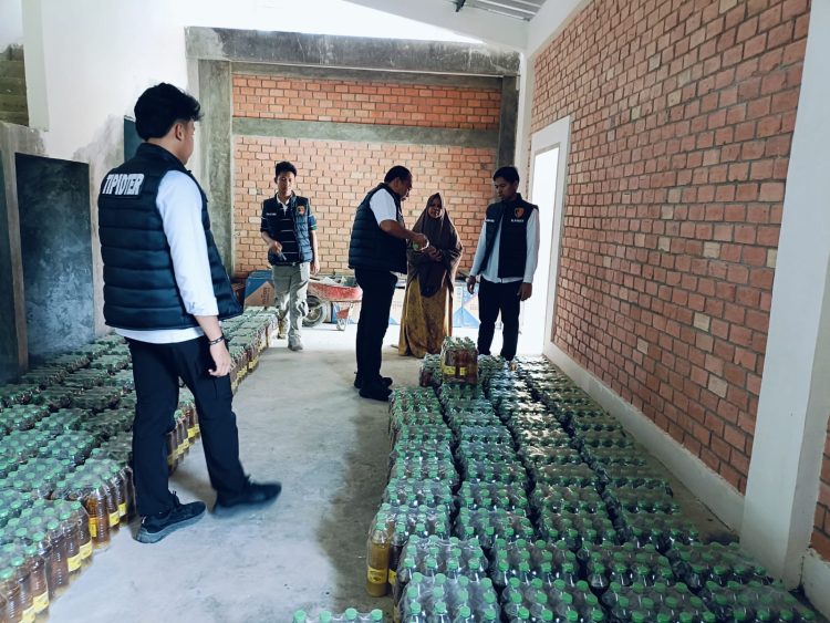 Istri Mantan Sekda Diciduk Polisi Diduga Timbun Minyak Goreng “Minyak Kita”