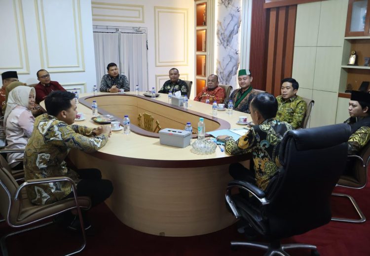 Panitia Pembangunan Sekretariat HMI Cabang Kotabumi Audiensi dengan Wakil Bupati