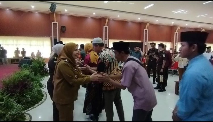 Cuitan ASN Picu Polemik, Bupati Parosil Mabsus Minta ASN Lebih Bijak di Dunia Maya