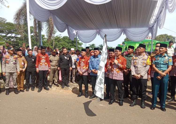 Bupati Lampung Utara Lepas Keberangkatan 393 CJH Tahun 2025