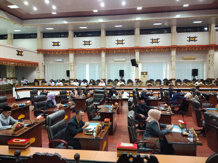 DPRD Kota Metro Paripurna Pembahasan Pandangan Fraksi LKPJ Walikota