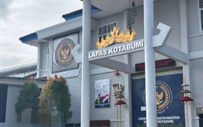 Skandal Di Lapas Kelas IIA Kotabumi: Viral Foto Narapidana Isap Sabu Di Penjara