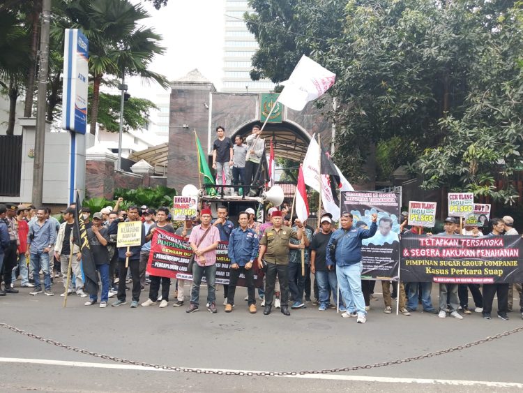 Kembali Demo di Kejagung, Elemen Minta Usut Kasus PT SGC