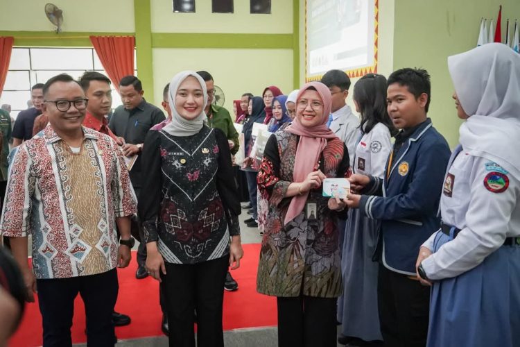 Wagub Lampung Launching Program Bank Sampah, Dorong Siswa Jadi Agen Perubahan Lingkungan