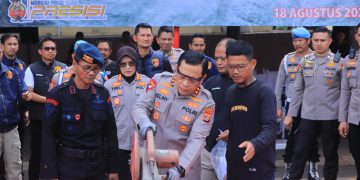 Polda Lampung Musnahkan 50 Senpi Rakitan Hasil Operasi Sikat Krakatau 2025