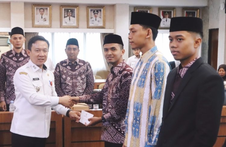 Sekdaprov Lepas Kafilah Lampung di Ajang STQH Nasional 2025, Gubernur Harapkan Dapat Harumkan Nama Lampung