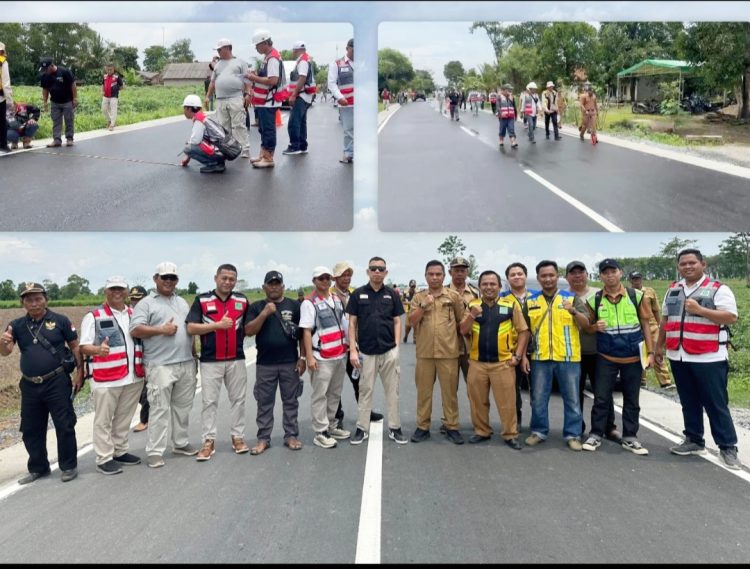 Tim PHO BMBK Lamteng Pastikan Proyek Jalan Buminabung Sesuai Spesifikasi Teknis Dan RAB