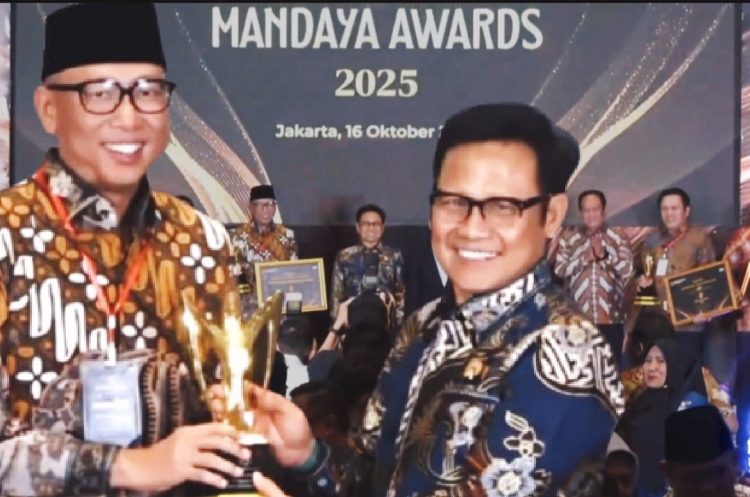 Gubernur Mirza Terima Penghargaan Mandaya Awards 2025 Atas Upaya Perkuat Kemandirian Dan Kesejahteraan Masyarakat